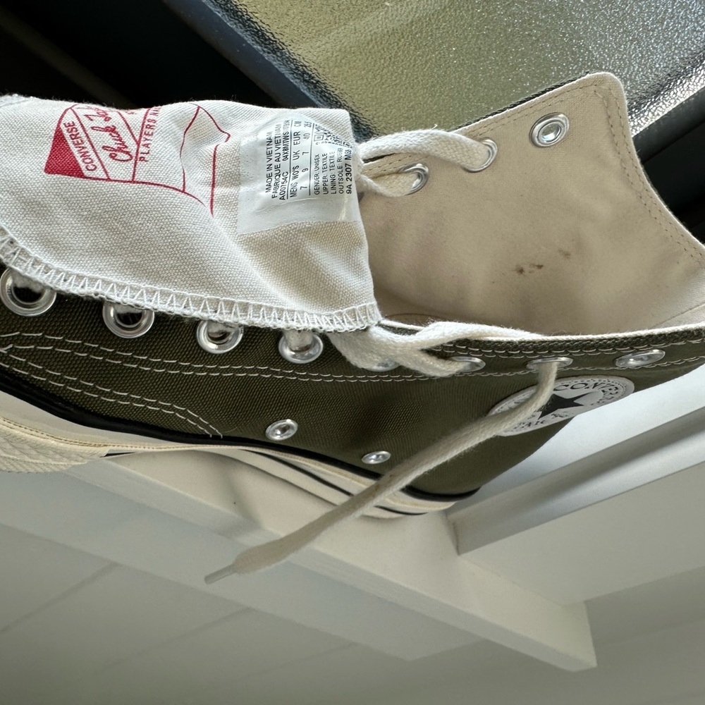 Chuck 70 Vintage Canvas High-Top
Color: Utility/Egret/Black
Size: Women's 9 - Picture 6 of 8